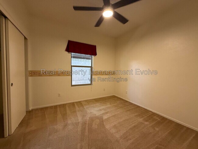 Building Photo - 8802 E University Dr