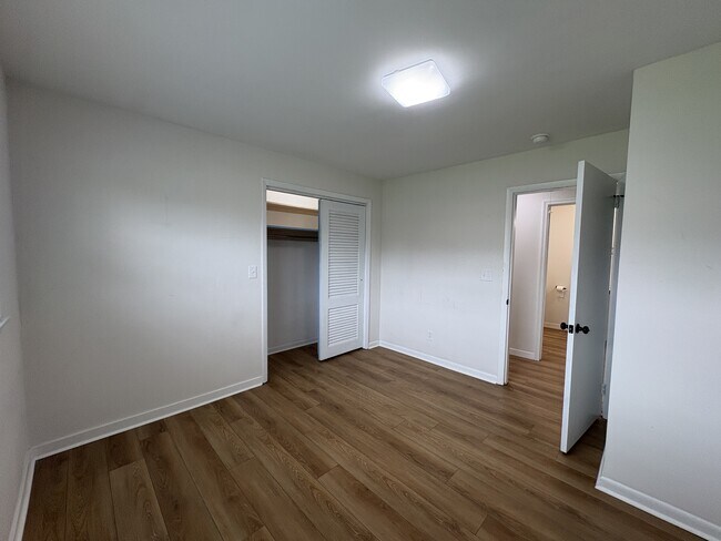 Building Photo - 499 Greenwell Ct