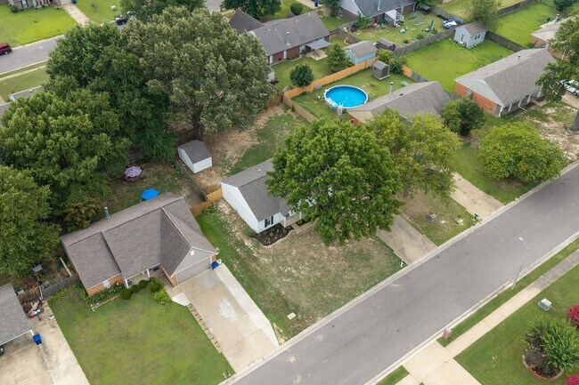 Building Photo - 7124 Brandee Dr