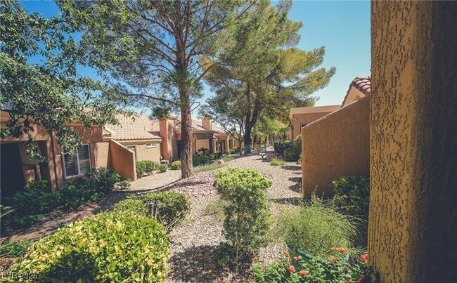 Building Photo - 9004 Litchfield Ave