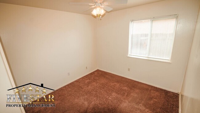 Building Photo - 5311 Sunbird Ct
