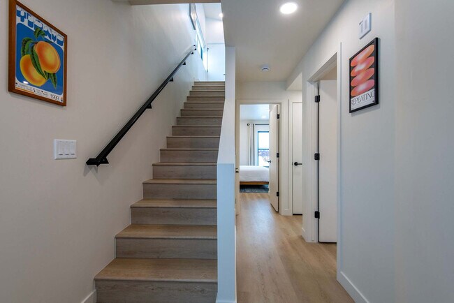 Building Photo - 27 4th St E