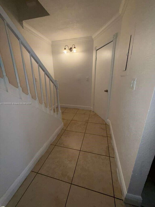 Building Photo - 2660 W 76th St