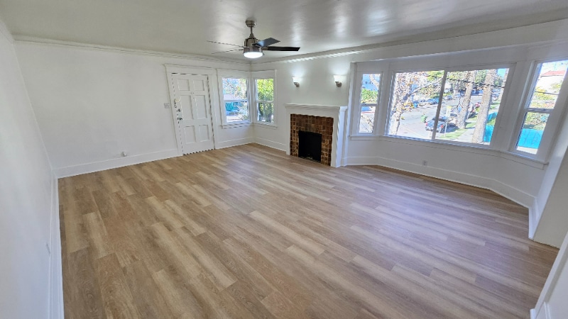 Building Photo - 3220 W 2nd St