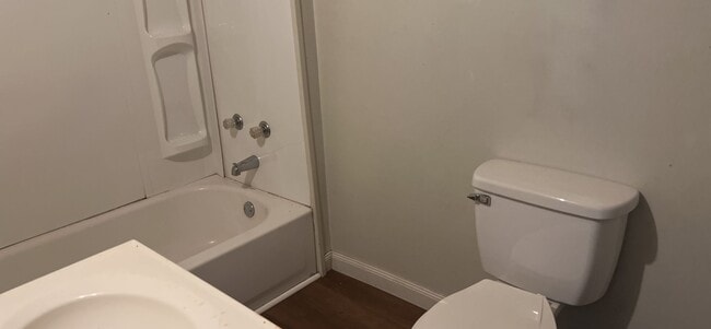 Building Photo - 3 bedroom 2 bath house