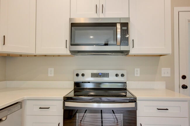 Building Photo - 226 3rd St