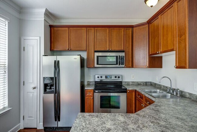 Building Photo - 531 St Jules Ln