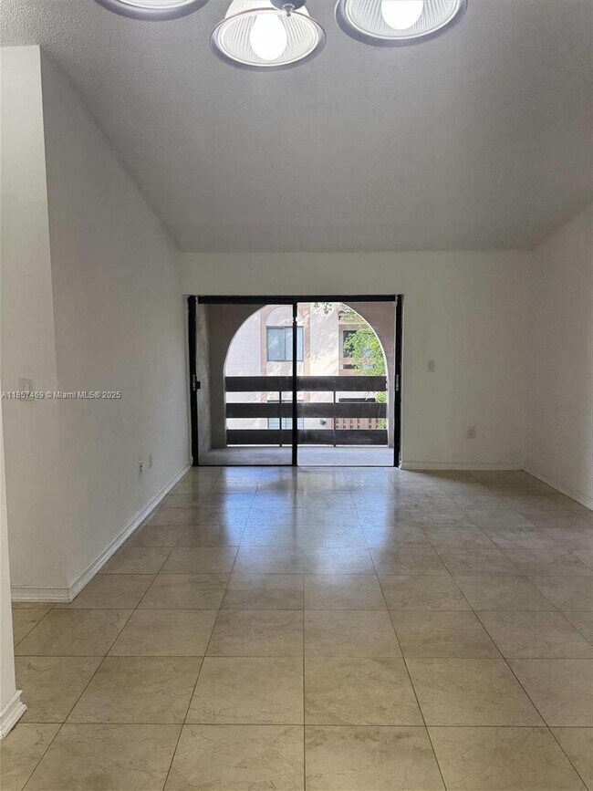 Building Photo - 8999 SW 123rd Ct