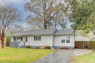 Building Photo - 736 Teets Ln