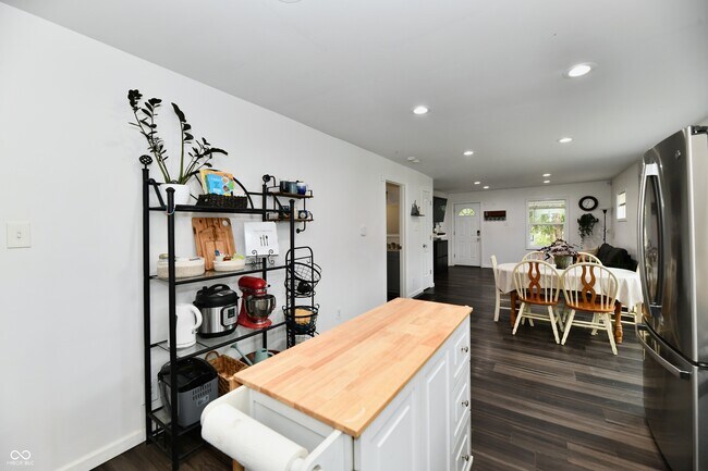 Building Photo - 1924 Mansfield St