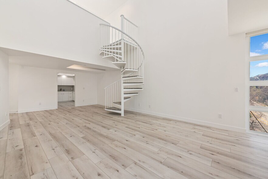 Building Photo - 171 N Church Ln