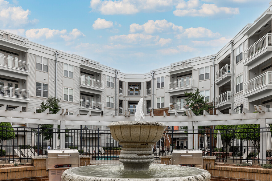 Building Photo - Oberlin Court Apartments