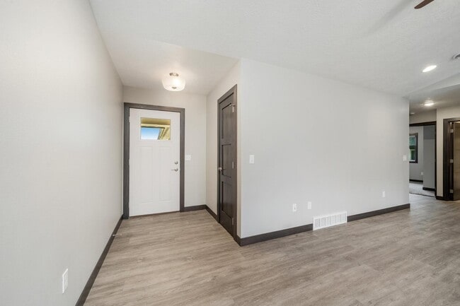 Building Photo - 4502 W 34th St N