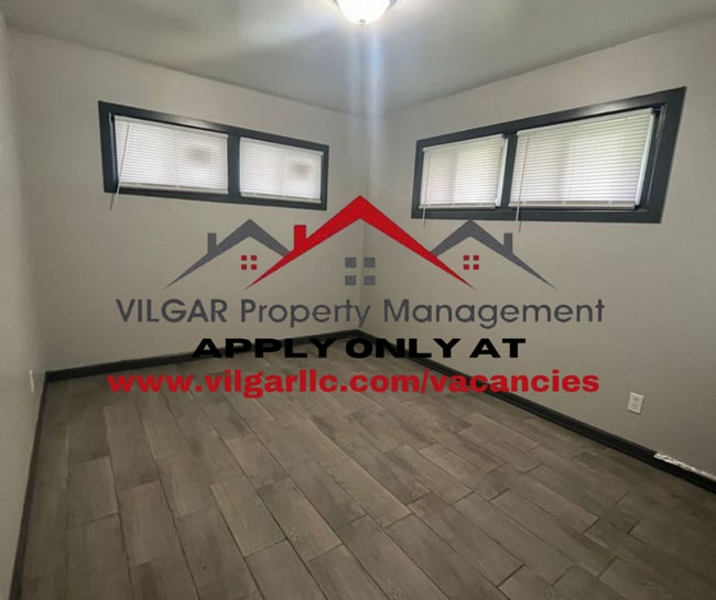 Building Photo - BEAUTIFUL 3 bedroom, 1 bath house in Gary ...
