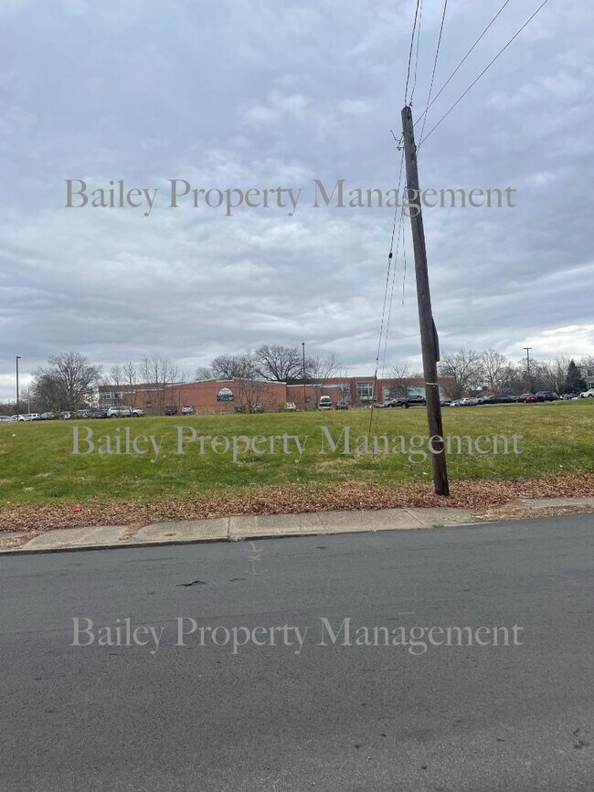 Building Photo - 4170 Hazelwood Ave