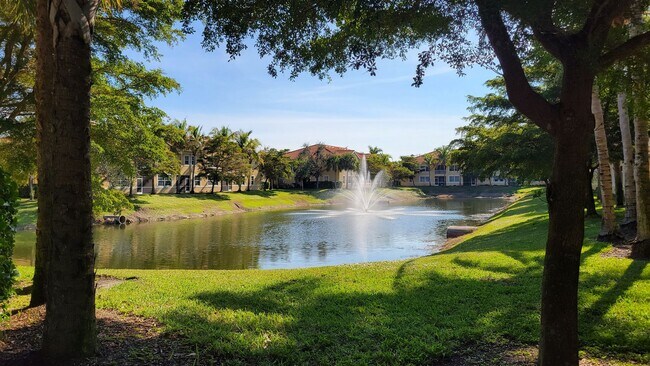 Building Photo - BACK ON THE MARKET-Seasonal/short term 3/2 updated condo in Osprey not far from the beach!