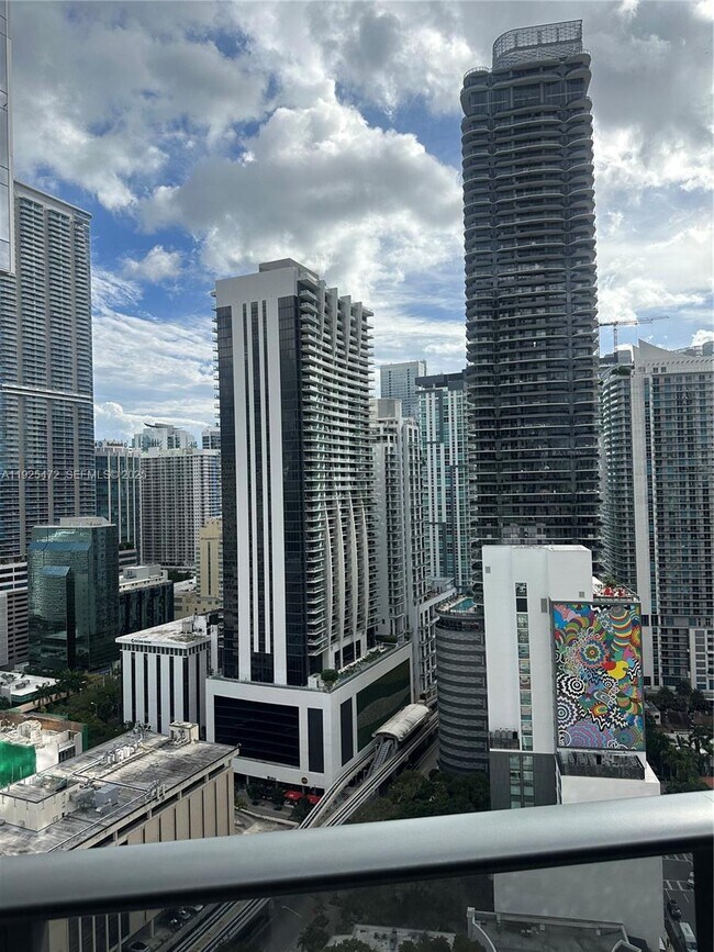 Building Photo - 801 S Miami Ave