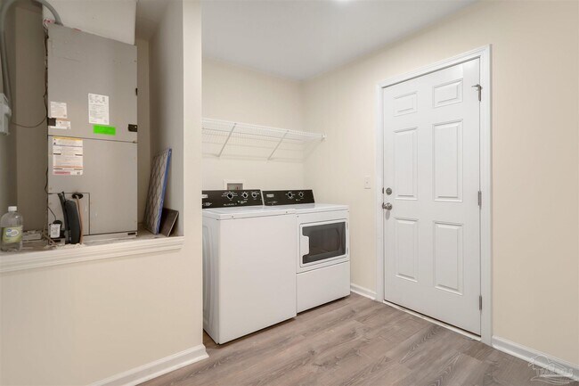 Building Photo - 8724 Schooner Ln