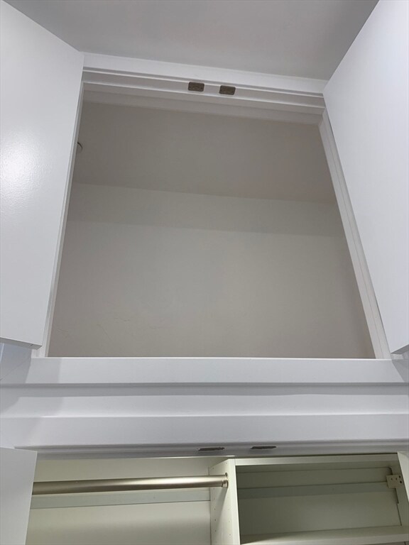 Building Photo - 64 Market St