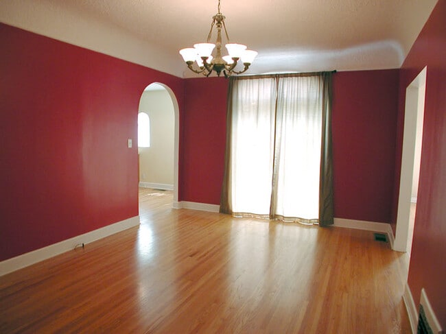 Building Photo - 203 S Stanley Dr