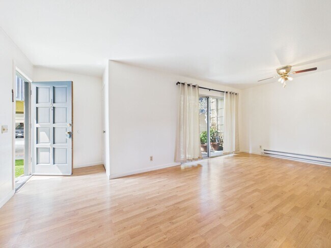 Building Photo - 3162 Eucalyptus St