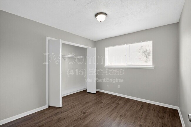 Building Photo - 7922 Coolgrove Dr