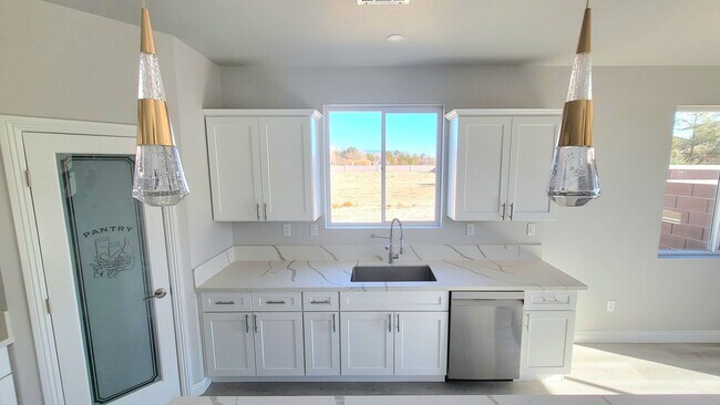 Building Photo - 6801 Sandpebble St