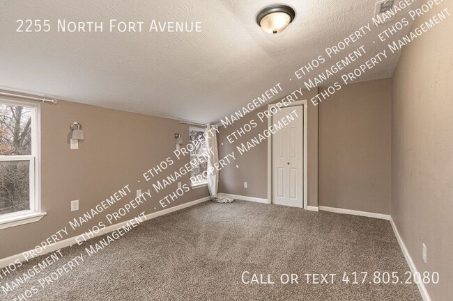Building Photo - 2255 N Fort Ave
