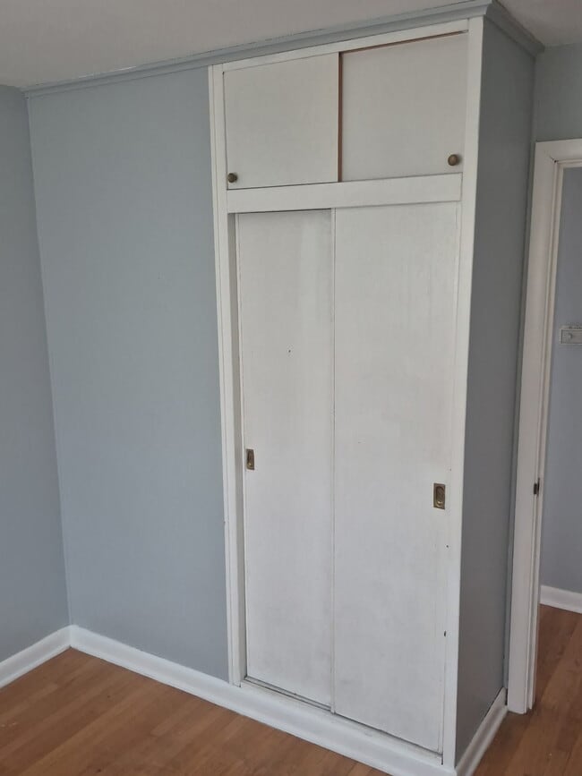 Building Photo - 9352 Bellefontaine Rd