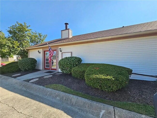 Building Photo - 1492 Sanzon Dr