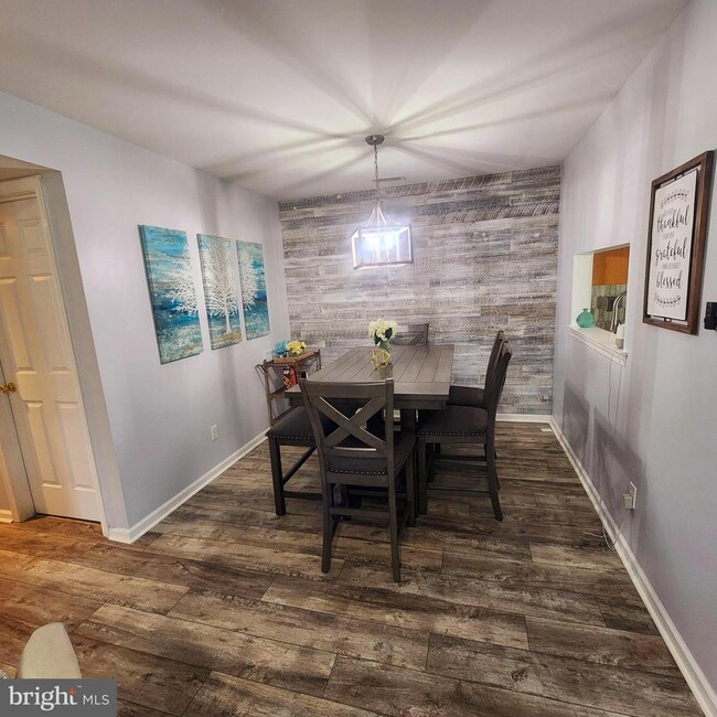 Building Photo - 808 Briarwood Ct
