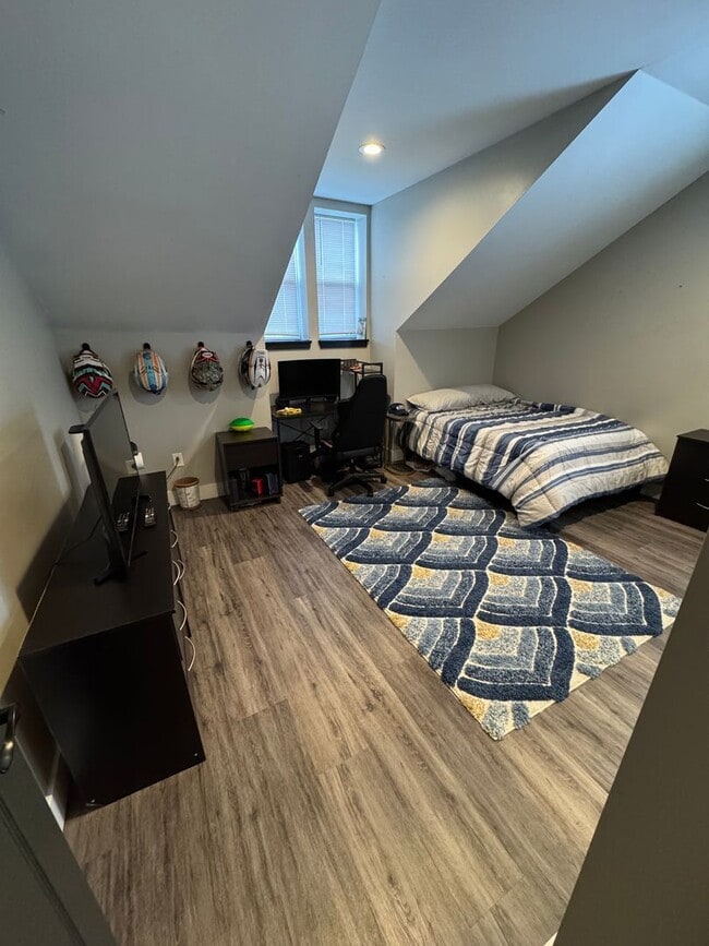 Building Photo - 5148 Dearborn St