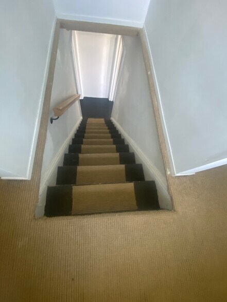 Building Photo - 117 Karrs Ln