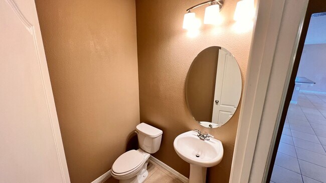 Building Photo - Charming 3 Bedroom, 2 Bathroom Home in Kissimmee!!