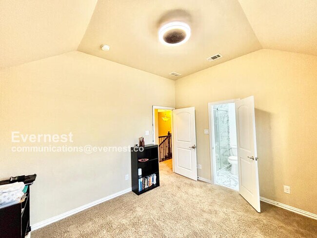 Building Photo - 604 Knightsbridge Ln