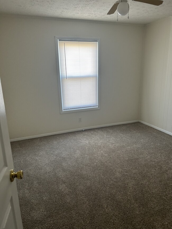 Building Photo - 2523 W Monroe St