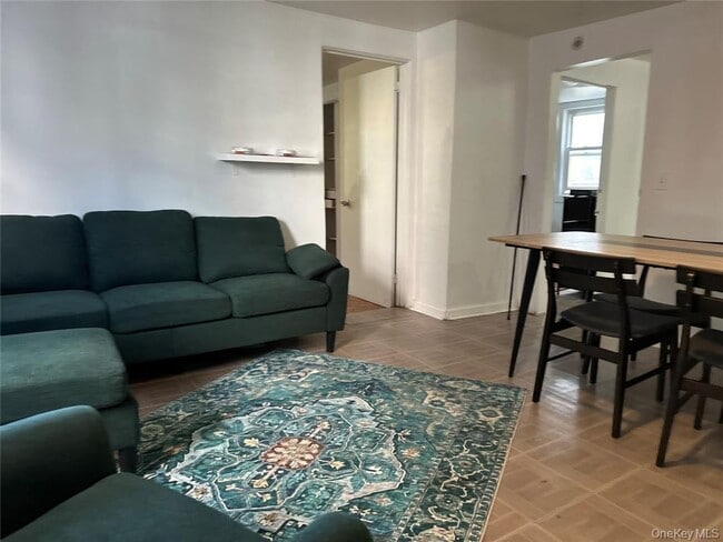 Building Photo - 82 Waring Pl