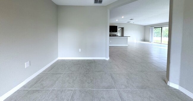 Building Photo - 376 Rain Berry Ave