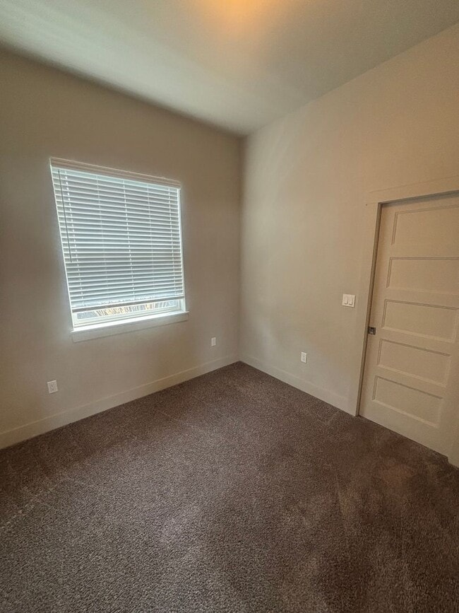 Building Photo - 1721 Ammon Pl