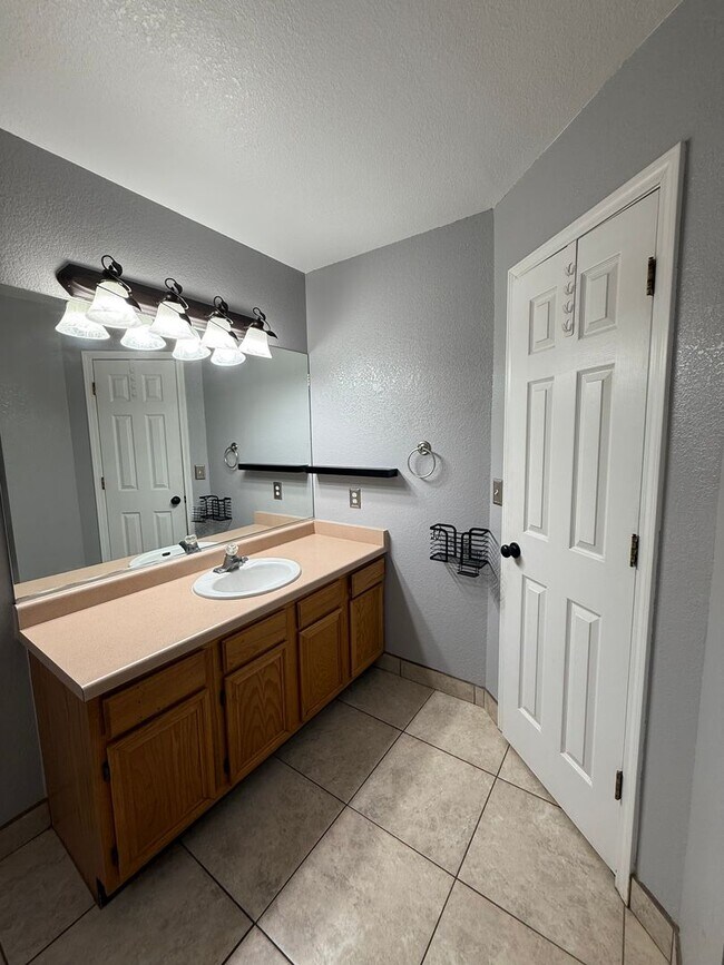 Building Photo - 4 Bedroom Home in Sonoma Ranch