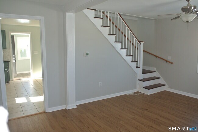 Building Photo - 492 W River St