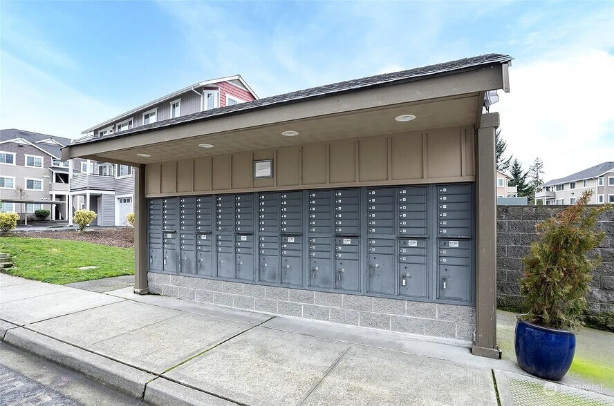 Building Photo - 13405 97th Ave E