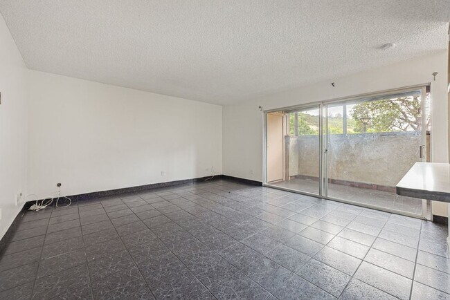 Building Photo - 5462 Adobe Falls Rd