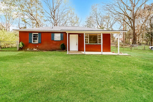 Building Photo - 229 Dogwood Ave