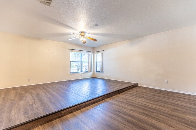 Building Photo - 7910 Lattimer Pond