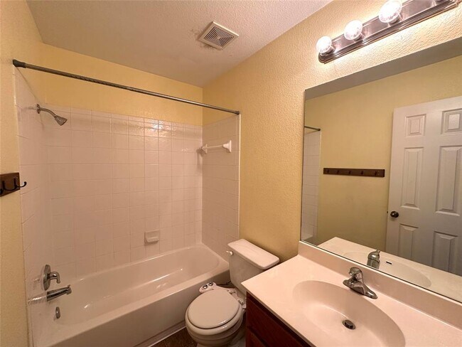 Building Photo - 2613 Georgia Coleman Bend