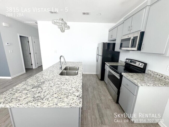 Building Photo - 3815 Las Vistas Ln