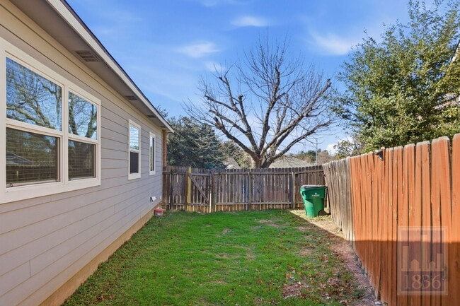 Building Photo - 2104 Cervin Blvd