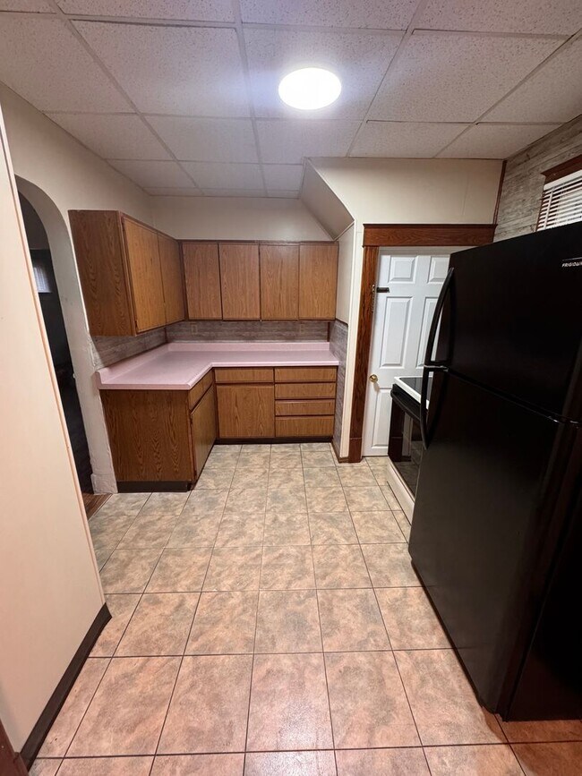 Building Photo - 103 N. Osborne