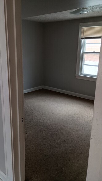 Building Photo - 3683 W 136th St